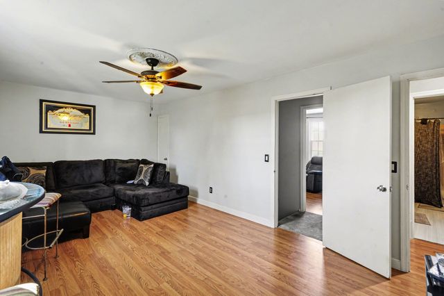 920 Coarsey Dr, Nashville, TN 37217