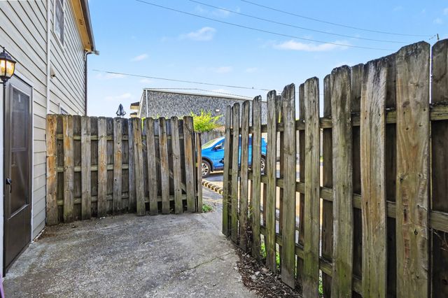 920 Coarsey Dr, Nashville, TN 37217