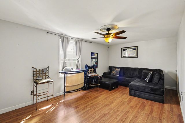 920 Coarsey Dr, Nashville, TN 37217