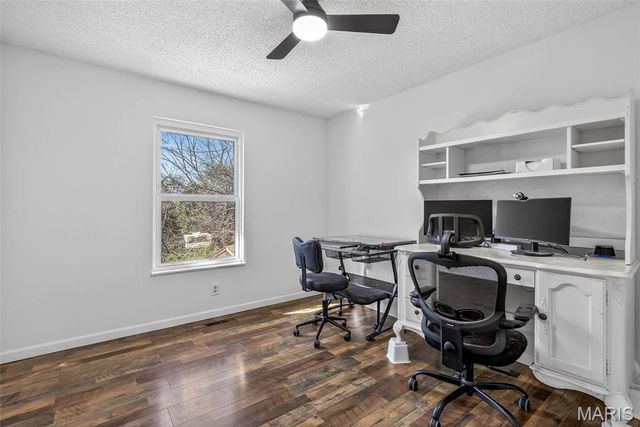 404 W Lueking Drive, De Soto, MO 63020