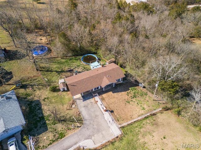 404 W Lueking Drive, De Soto, MO 63020