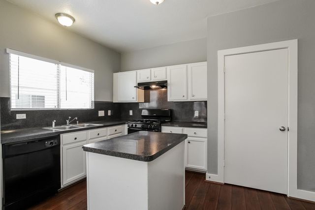 419 Laurel Sage Drive, Houston, TX 77339