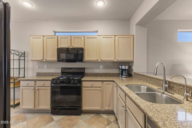 15842 W LAHLUM Lane, Surprise, AZ 85374