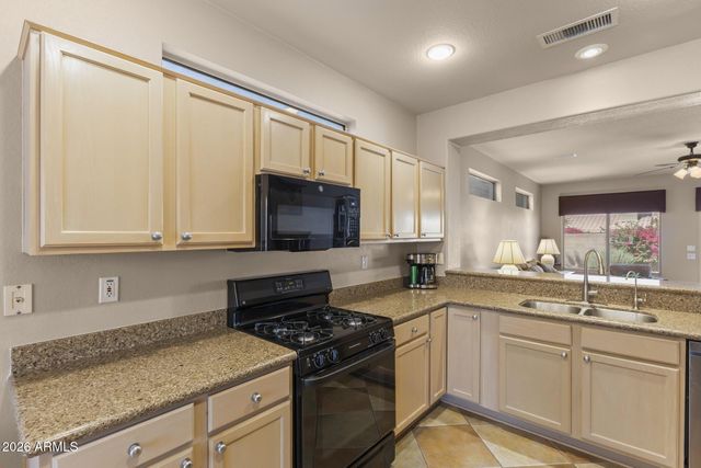 15842 W LAHLUM Lane, Surprise, AZ 85374