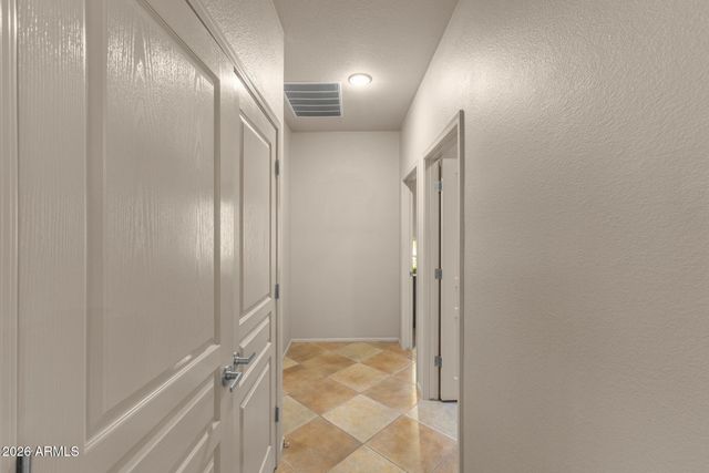 15842 W LAHLUM Lane, Surprise, AZ 85374