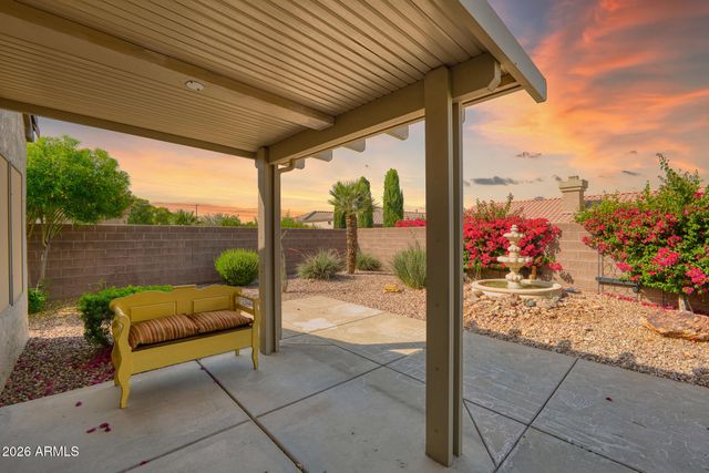 15842 W LAHLUM Lane, Surprise, AZ 85374