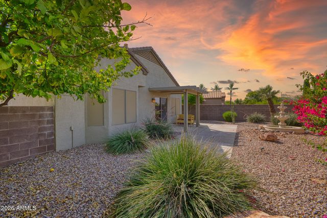 15842 W LAHLUM Lane, Surprise, AZ 85374