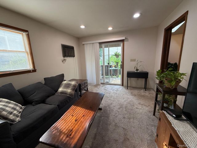 11 3rd Street 1, Glen Cove, NY 11542