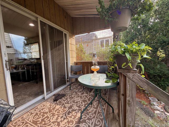 11 3rd Street 1, Glen Cove, NY 11542