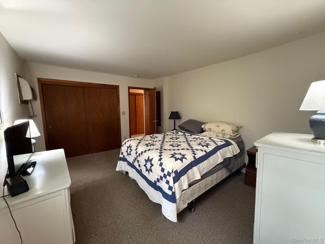 11 3rd Street 1, Glen Cove, NY 11542