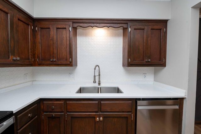 1720 3rd Avenue S 106, Minneapolis, MN 55404