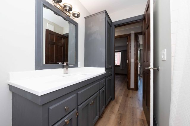 1720 3rd Avenue S 106, Minneapolis, MN 55404