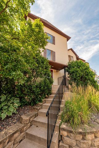 1720 3rd Avenue S 106, Minneapolis, MN 55404