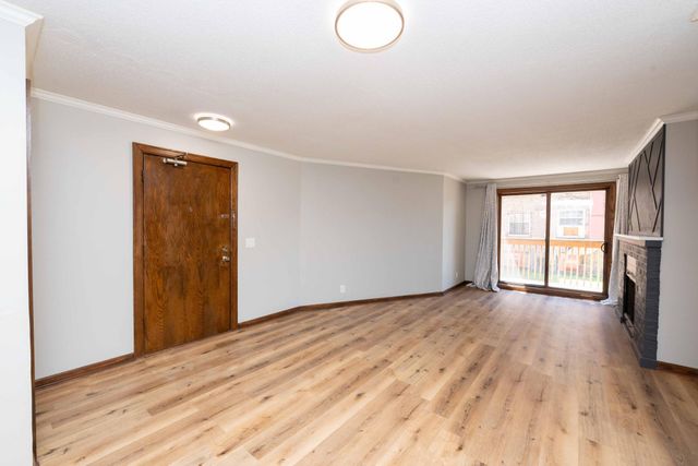 1720 3rd Avenue S 106, Minneapolis, MN 55404