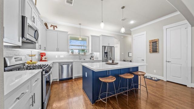 833 Wakefield Drive B, Houston, TX 77018