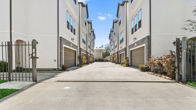 833 Wakefield Drive B, Houston, TX 77018