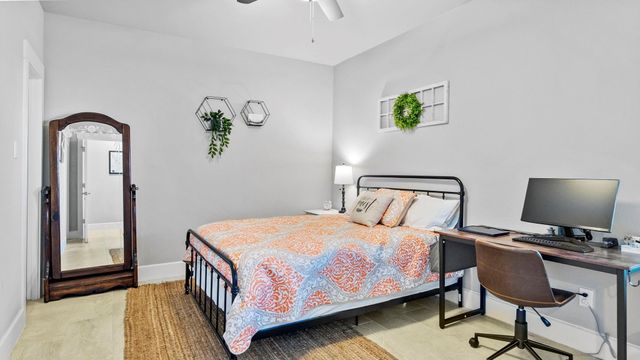 833 Wakefield Drive B, Houston, TX 77018