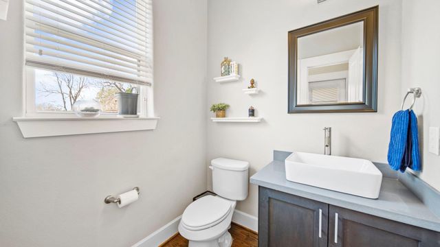 833 Wakefield Drive B, Houston, TX 77018