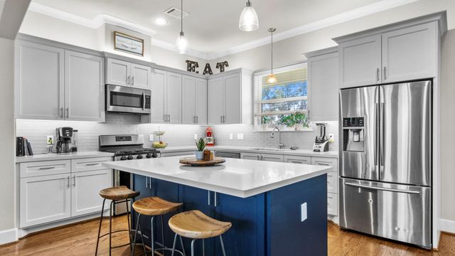 833 Wakefield Drive B, Houston, TX 77018