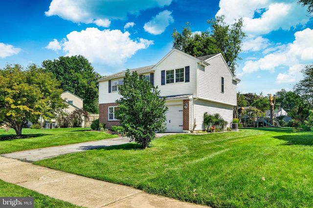 162 LAKE DR, Downingtown, PA 19335