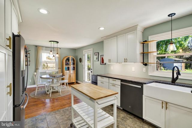162 LAKE DR, Downingtown, PA 19335