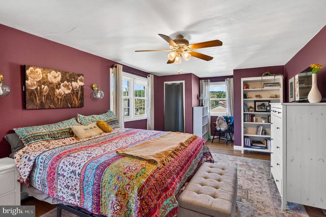 162 LAKE DR, Downingtown, PA 19335