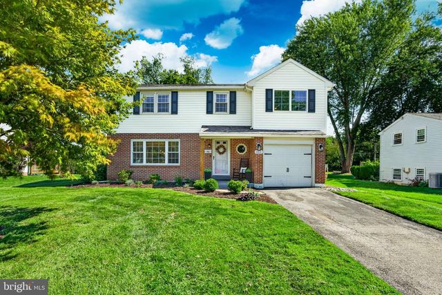162 LAKE DR, Downingtown, PA 19335