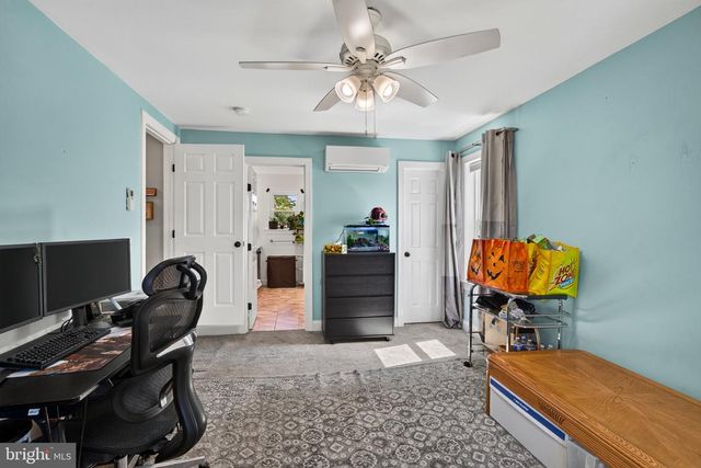 162 LAKE DR, Downingtown, PA 19335