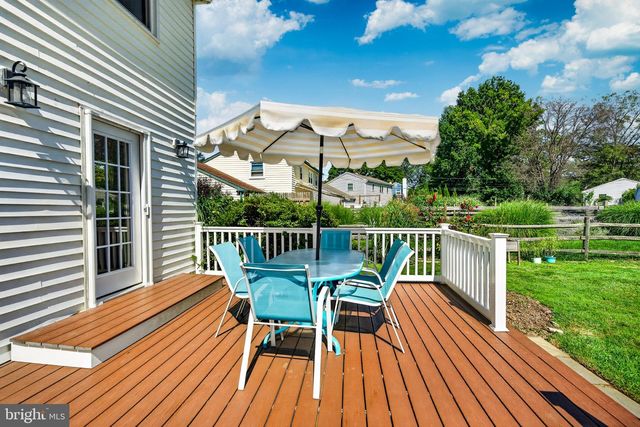 162 LAKE DR, Downingtown, PA 19335
