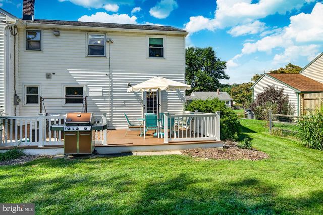 162 LAKE DR, Downingtown, PA 19335