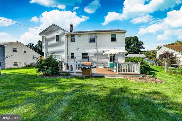 162 LAKE DR, Downingtown, PA 19335