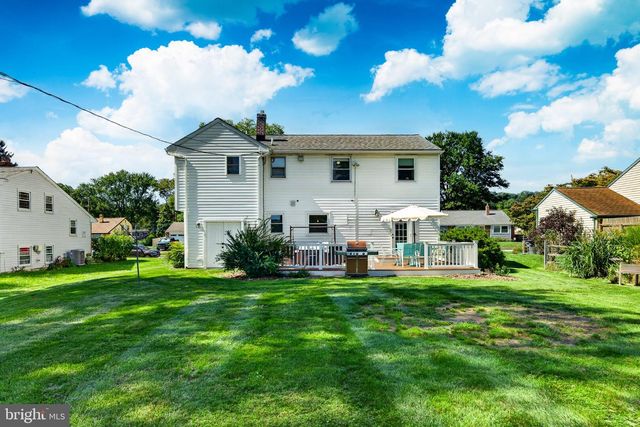 162 LAKE DR, Downingtown, PA 19335