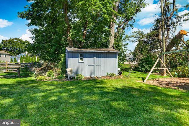 162 LAKE DR, Downingtown, PA 19335