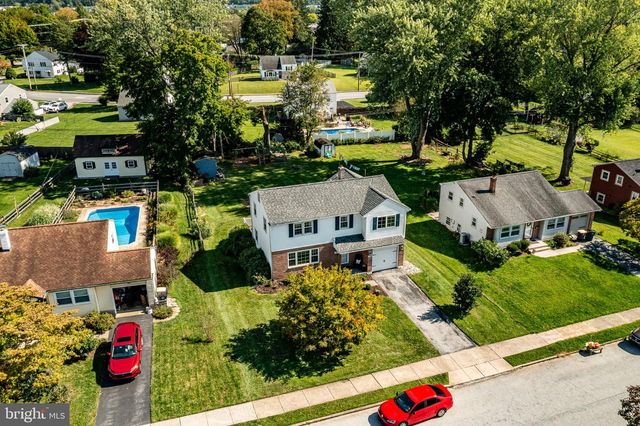 162 LAKE DR, Downingtown, PA 19335