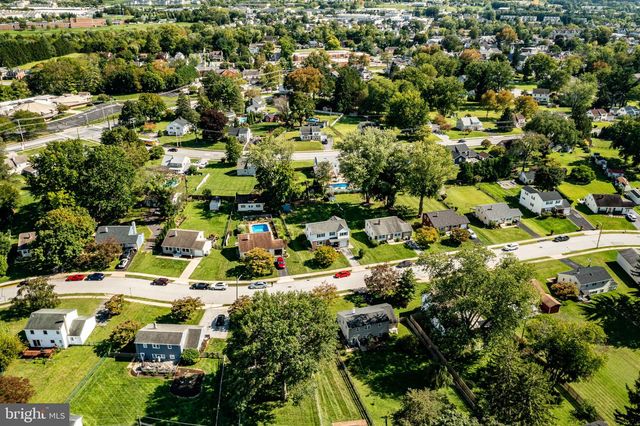 162 LAKE DR, Downingtown, PA 19335