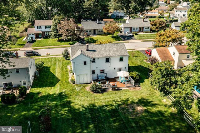 162 LAKE DR, Downingtown, PA 19335