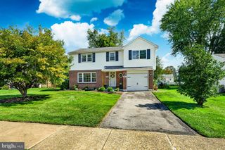 162 LAKE DR, Downingtown, PA 19335