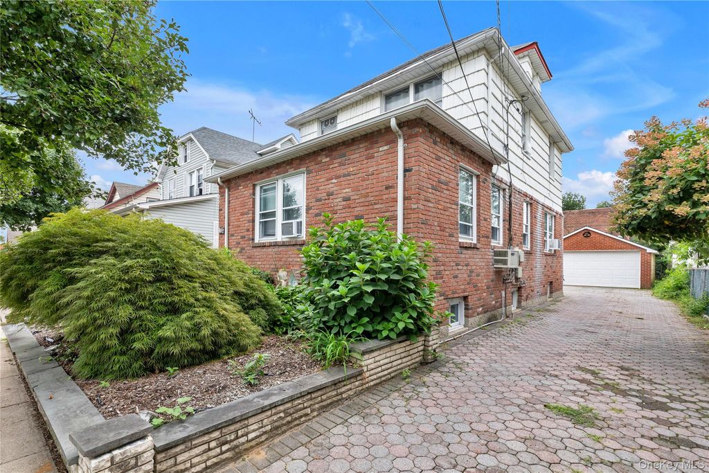 73 Liberty Avenue, Mineola, NY 11501 — photo 2
