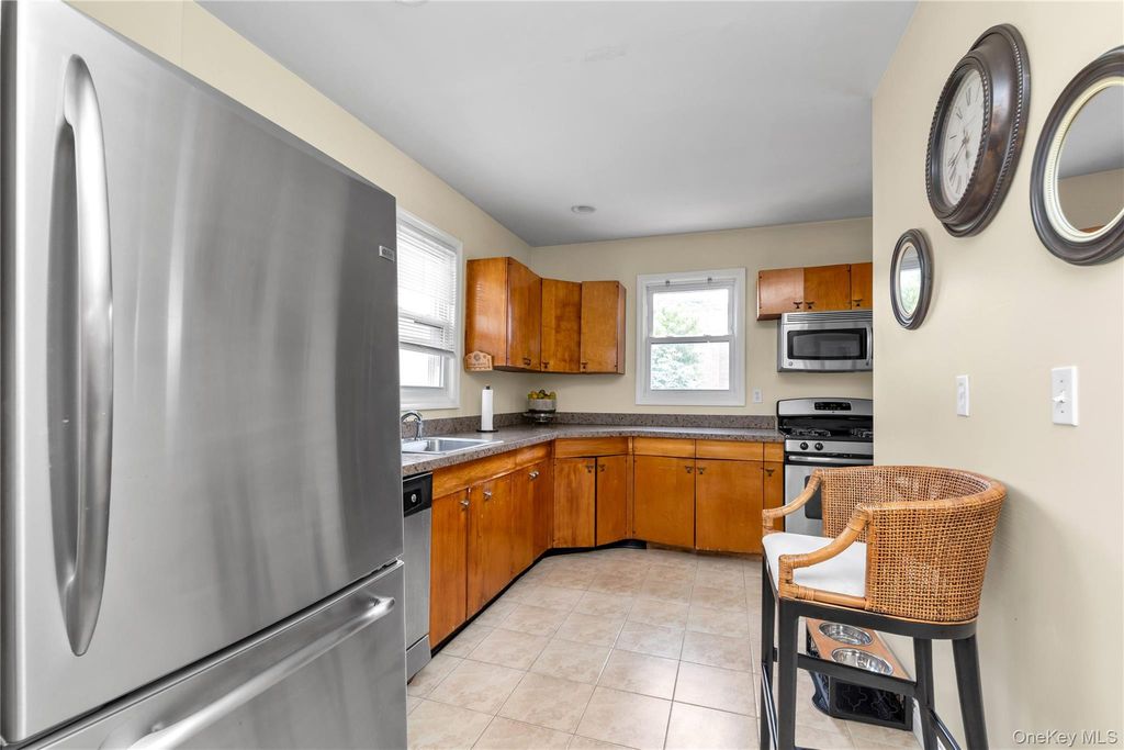 73 Liberty Avenue, Mineola, NY 11501 — photo 5