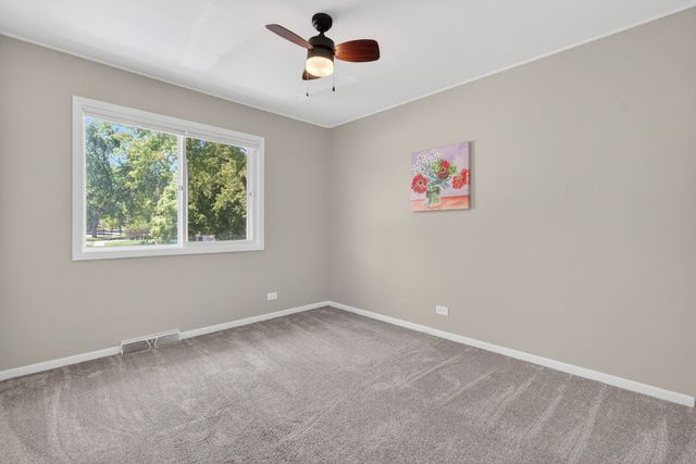 418 Charlestown Drive, Bolingbrook, IL 60440