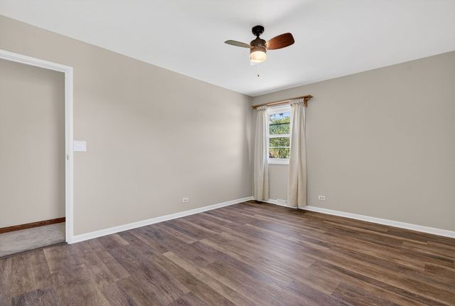 418 Charlestown Drive, Bolingbrook, IL 60440
