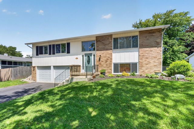 418 Charlestown Drive, Bolingbrook, IL 60440