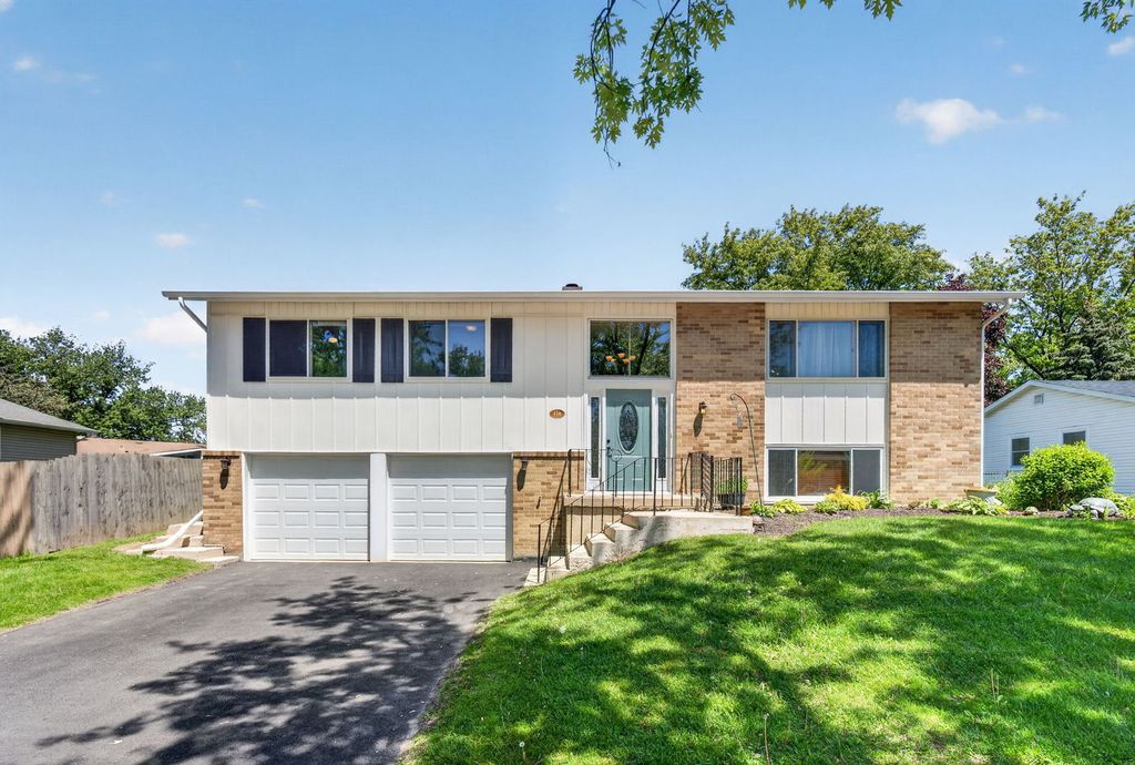 418 Charlestown Drive, Bolingbrook, IL 60440
