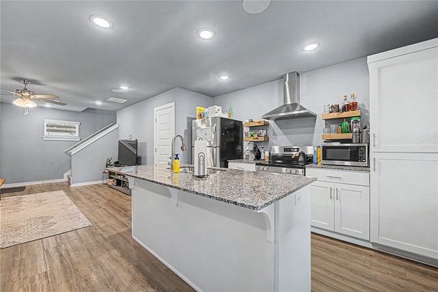 899 N Rupple Road 122, Fayetteville, AR 72704