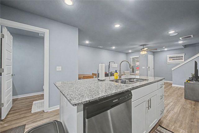 899 N Rupple Road 122, Fayetteville, AR 72704
