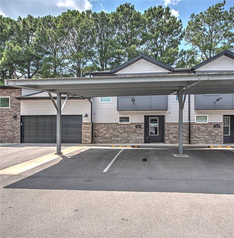 899 N Rupple Road 122, Fayetteville, AR 72704