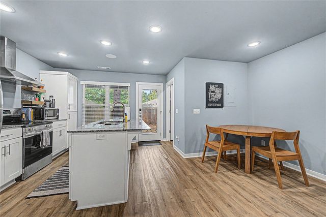 899 N Rupple Road 122, Fayetteville, AR 72704