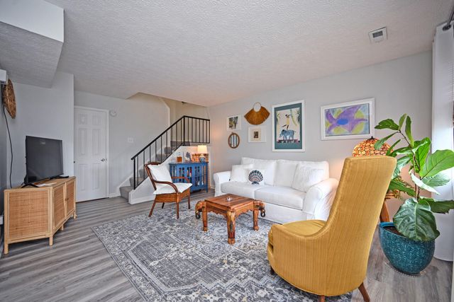 2802 Dry Ridge Court, Villa Hills, KY 41017