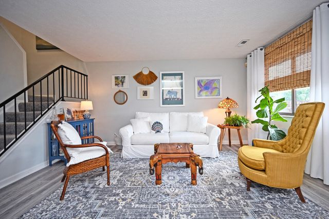 2802 Dry Ridge Court, Villa Hills, KY 41017