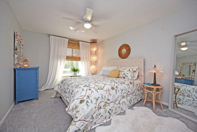 2802 Dry Ridge Court, Villa Hills, KY 41017